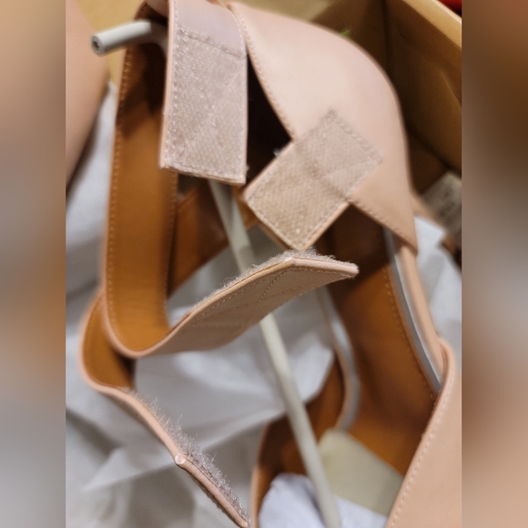NIB PINKISH TAN DOUBLE ANKLE STRAP VELCRO CLOSURE (YEAH) CLOSED TOE HEEL… - Picture 10 of 13